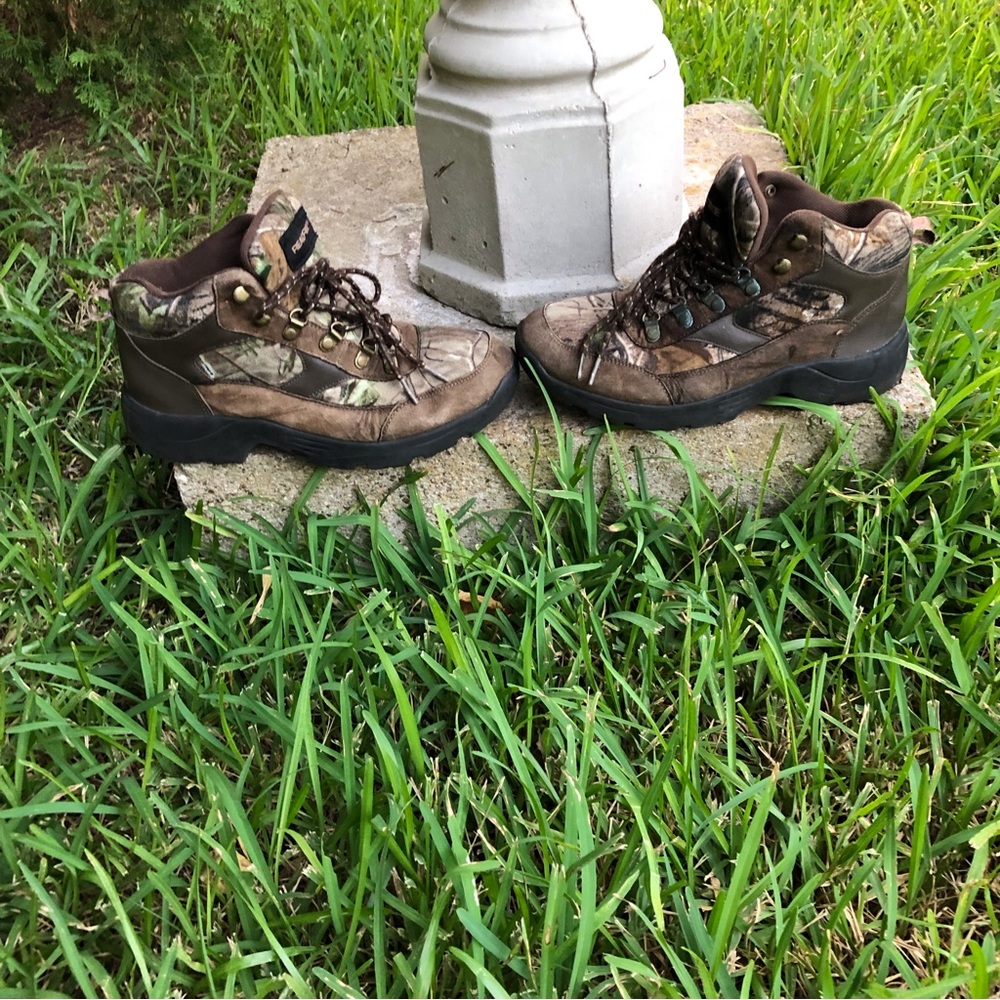 Real Tree boots